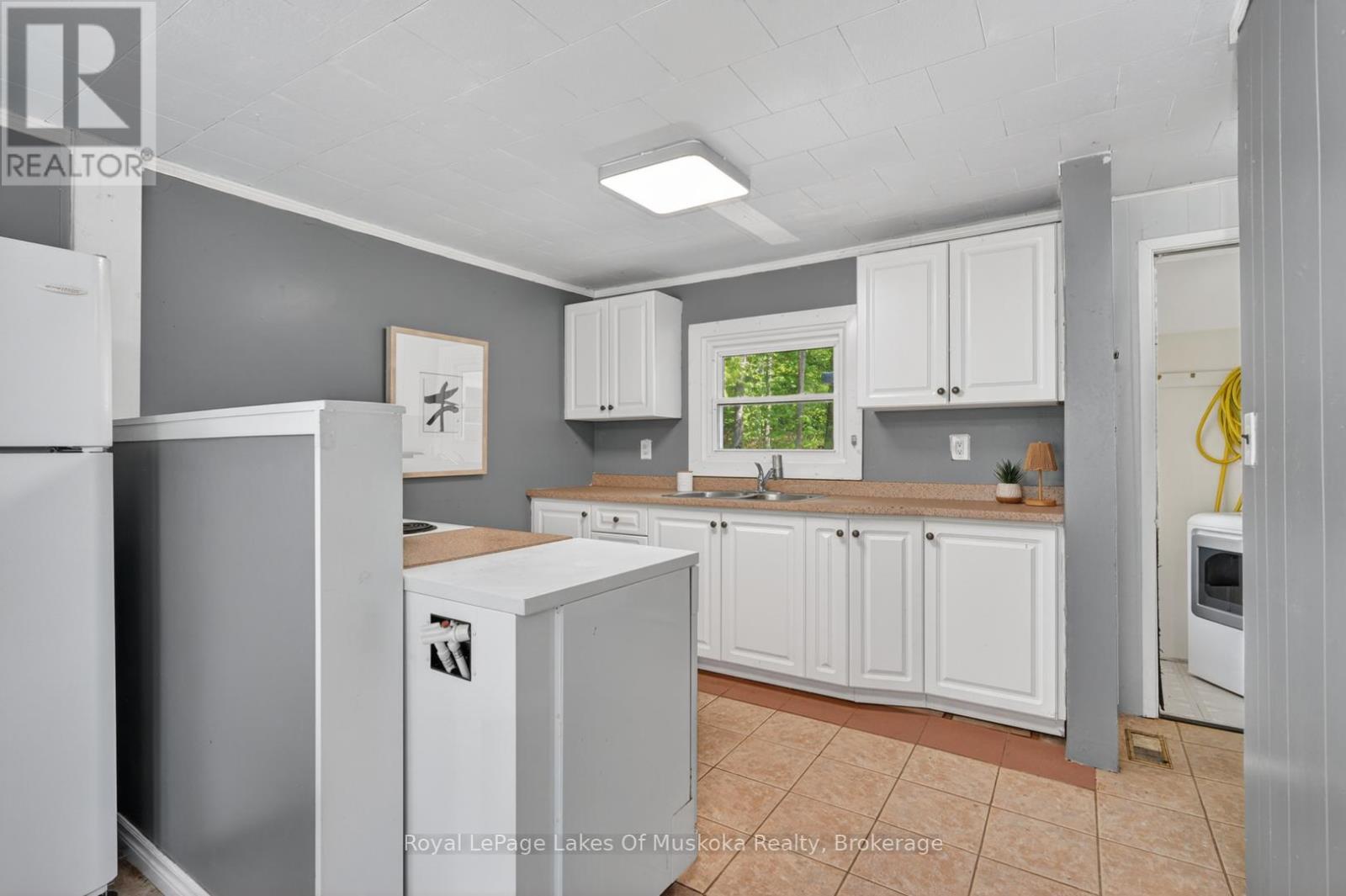 1018 SNIDERS BAY ROAD - 9