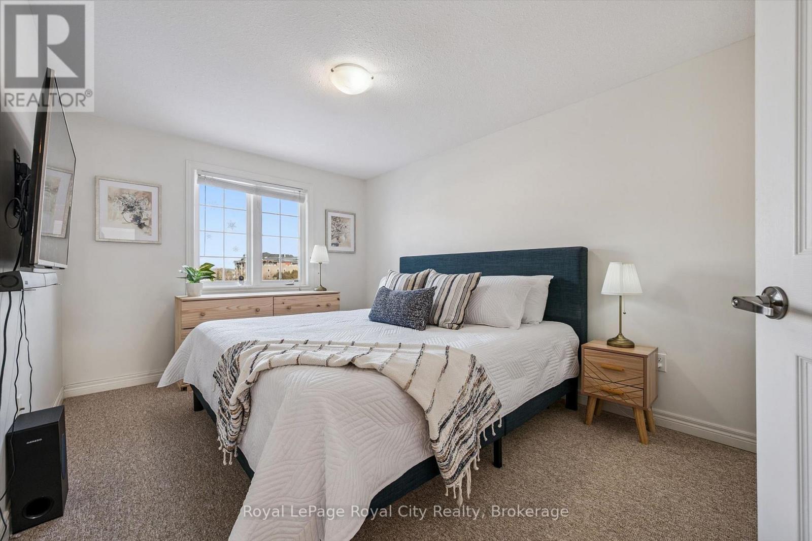 #6 361 ARKELL ROAD - 19