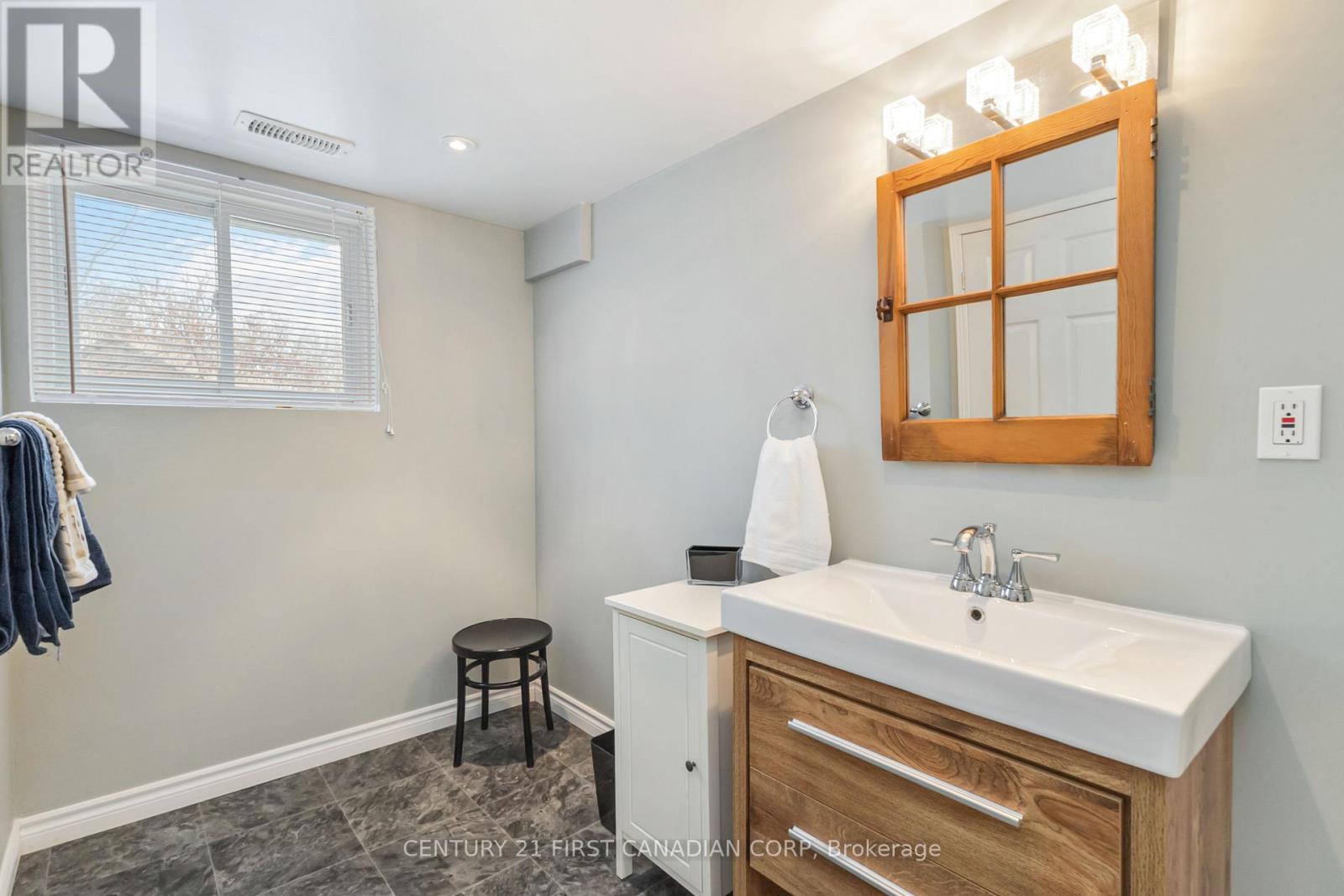 91 BISCAY ROAD - 27