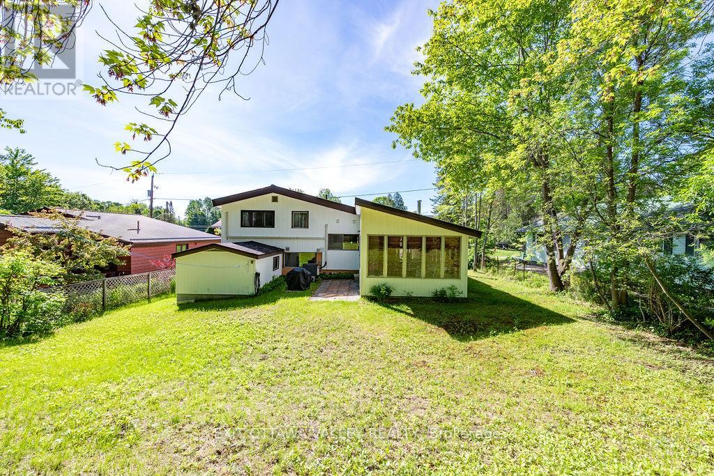 3 NEWTON CRESCENT - 40