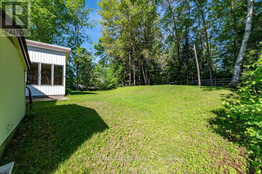 3 NEWTON CRESCENT - 42
