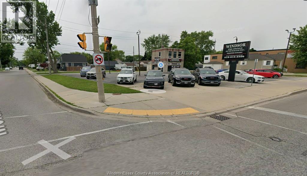 3277 TECUMSEH ROAD East, Windsor — photo 2