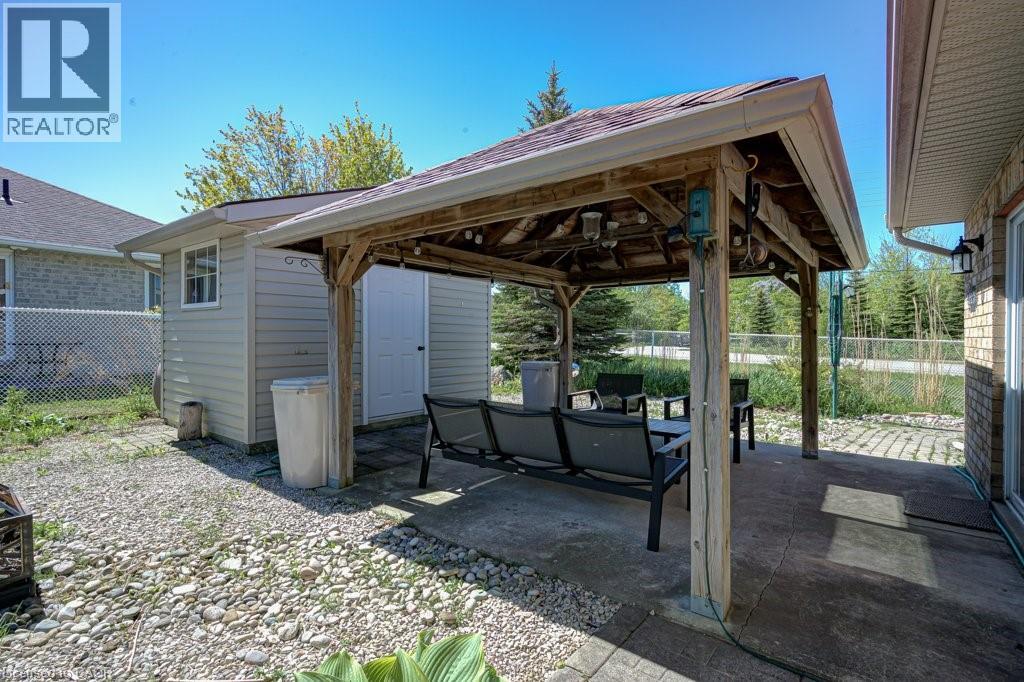 341 FRASER Drive - 20