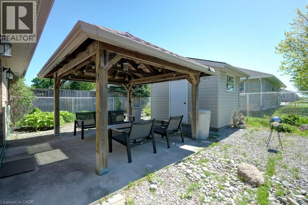 341 FRASER Drive - 24