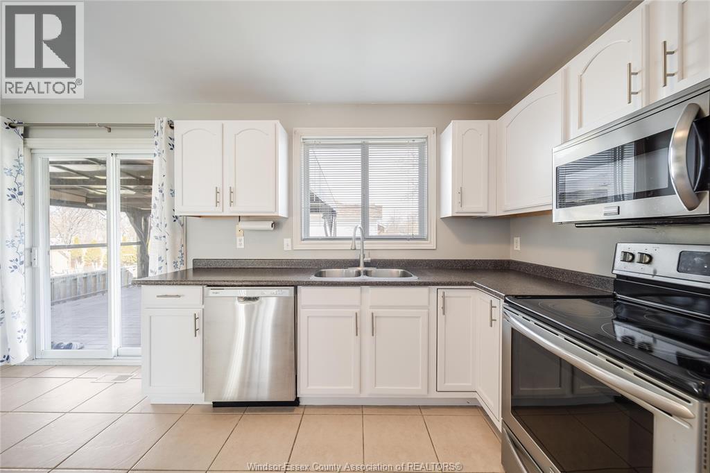 1120 KING LOUIS - 19