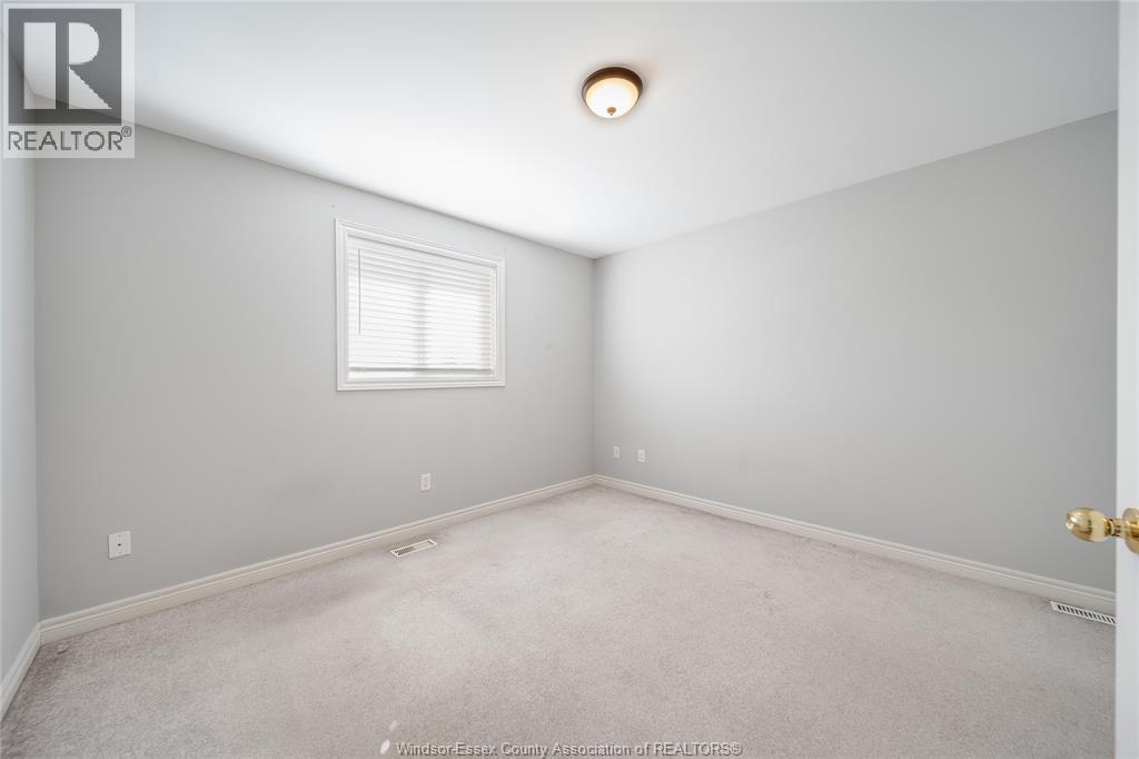 1120 KING LOUIS - 22