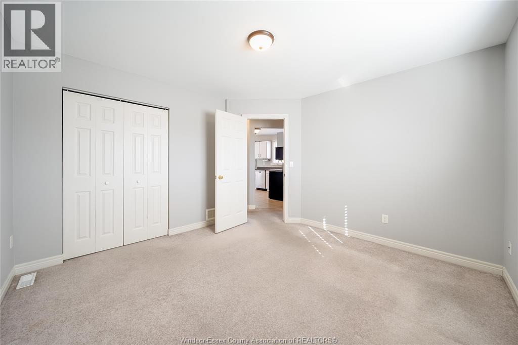 1120 KING LOUIS - 24