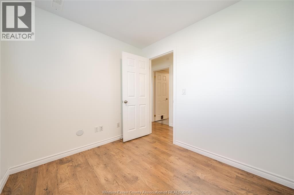 1120 KING LOUIS - 34