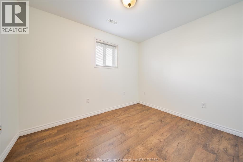 1120 KING LOUIS - 35