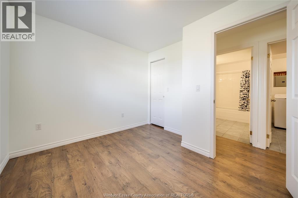 1120 KING LOUIS - 36
