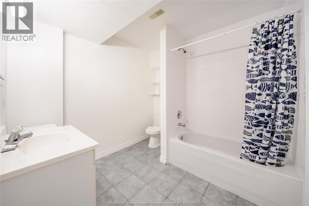 1120 KING LOUIS - 37