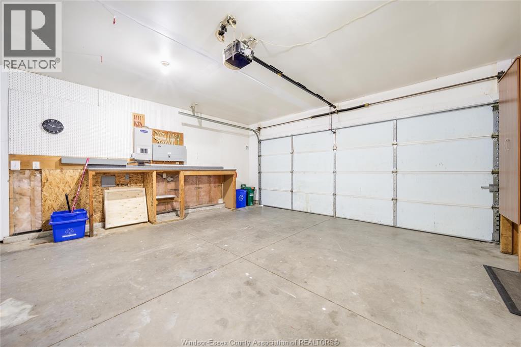 1120 KING LOUIS - 41