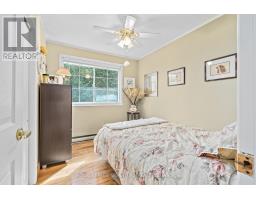 Laundry room - 1047 Lagoon Road, Highlands East, ON K0L1C0 Photo 10
