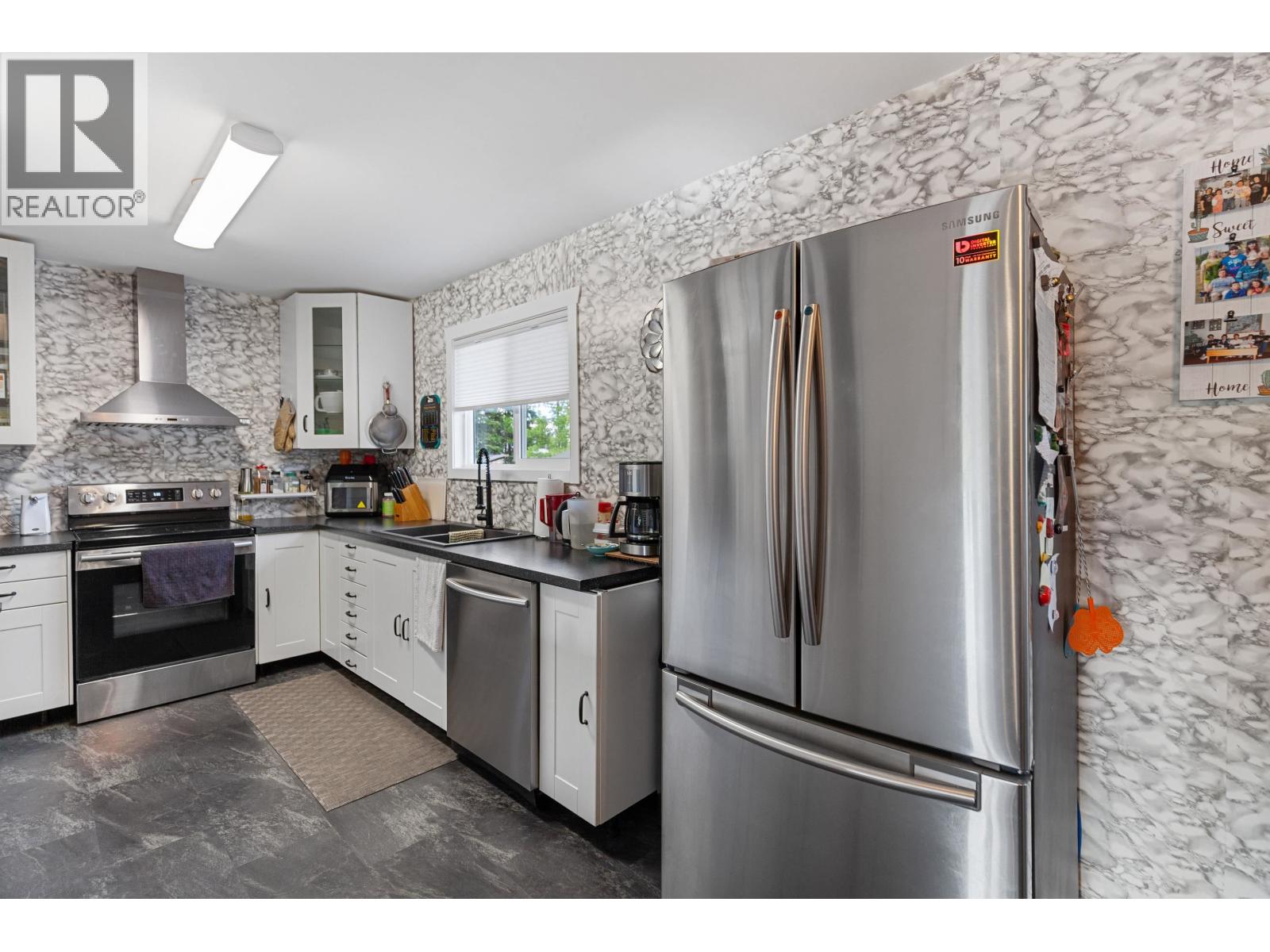 8274 SPARROW ROAD - 13