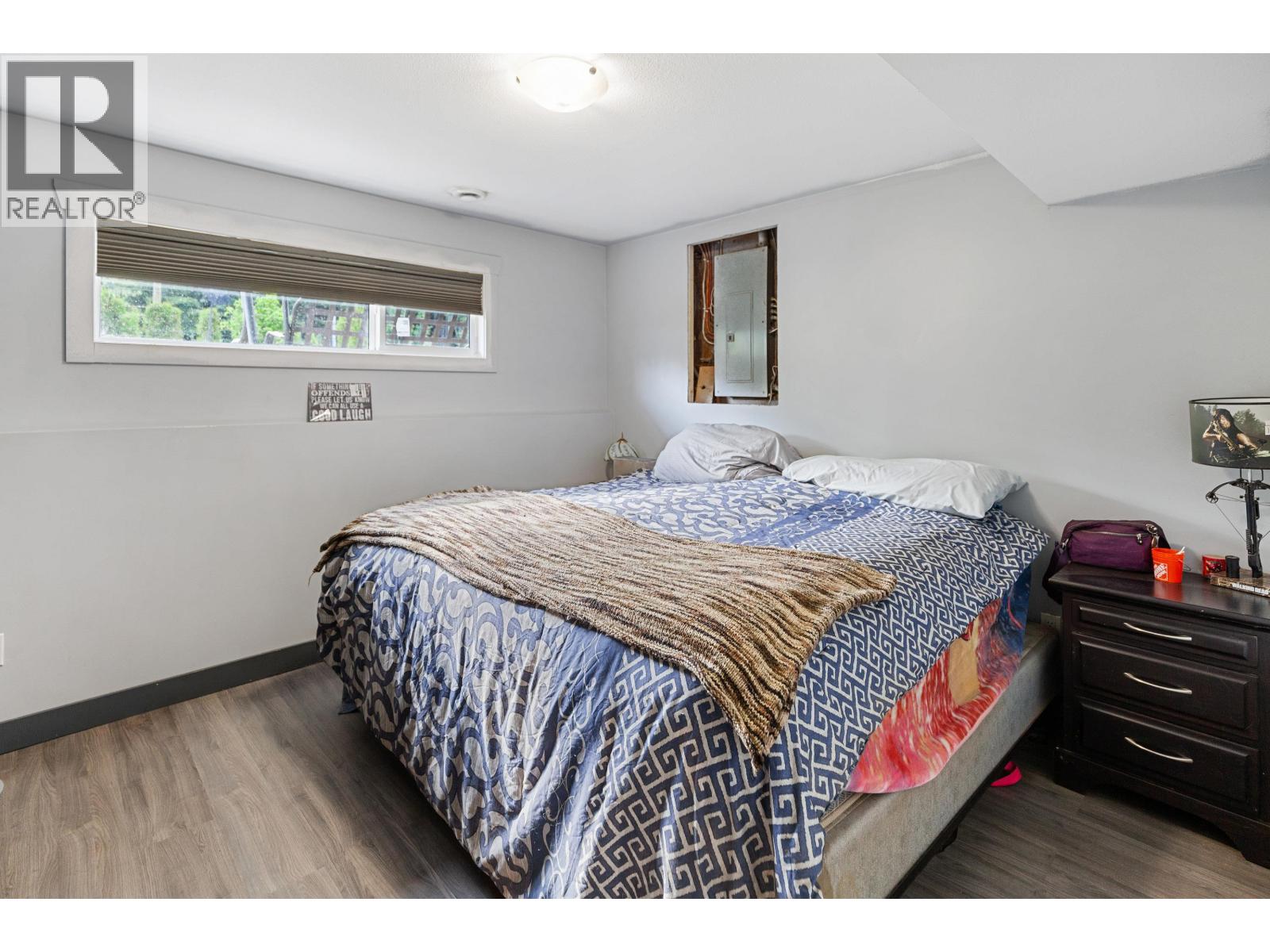 8274 SPARROW ROAD - 16