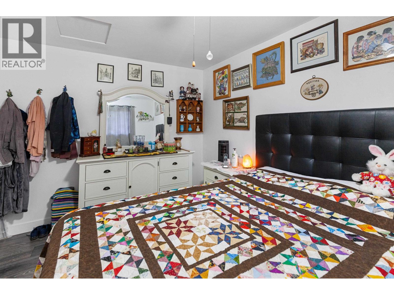 8274 SPARROW ROAD - 7