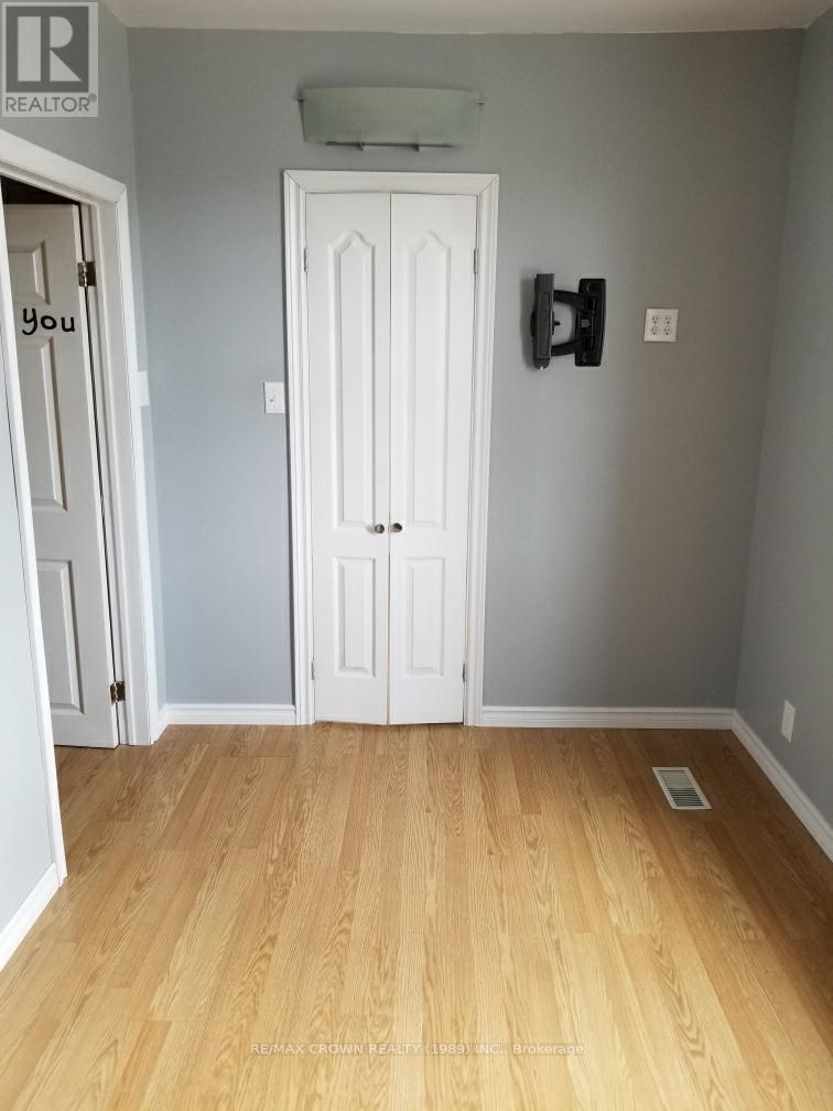 700 MAIN STREET W - 14
