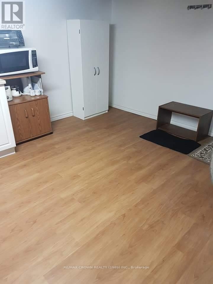 700 MAIN STREET W - 22