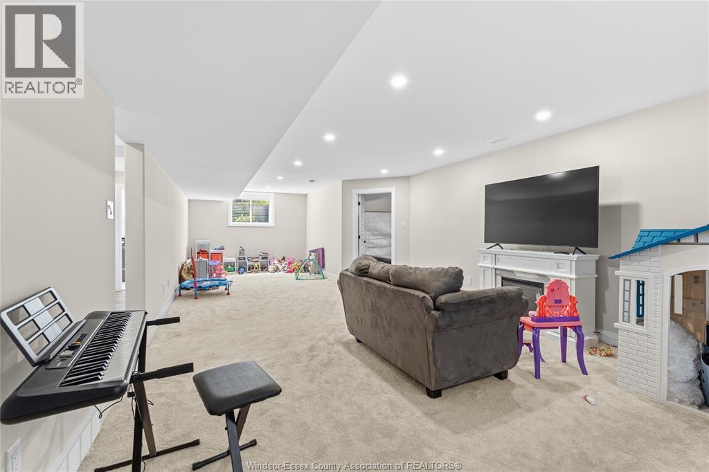 875 MAGNOLIA LANE - 34
