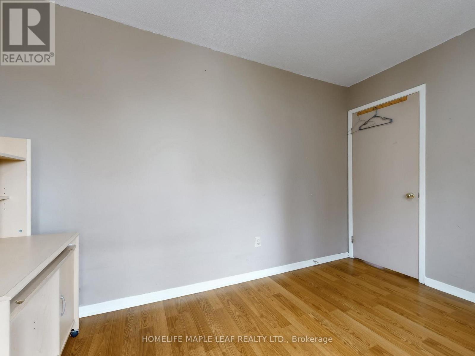 39 LAMAY CRESCENT - 27