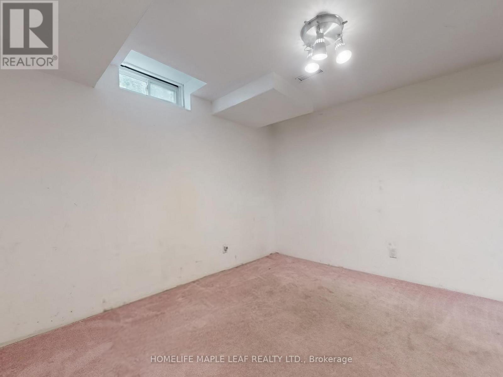 39 LAMAY CRESCENT - 37