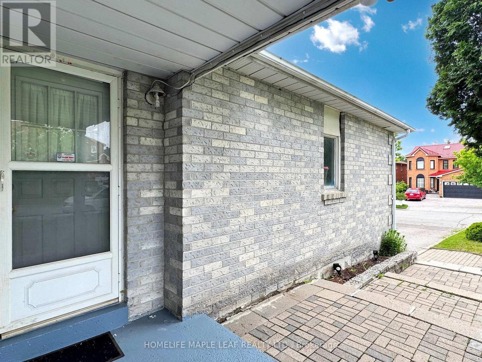 39 LAMAY CRESCENT - 4