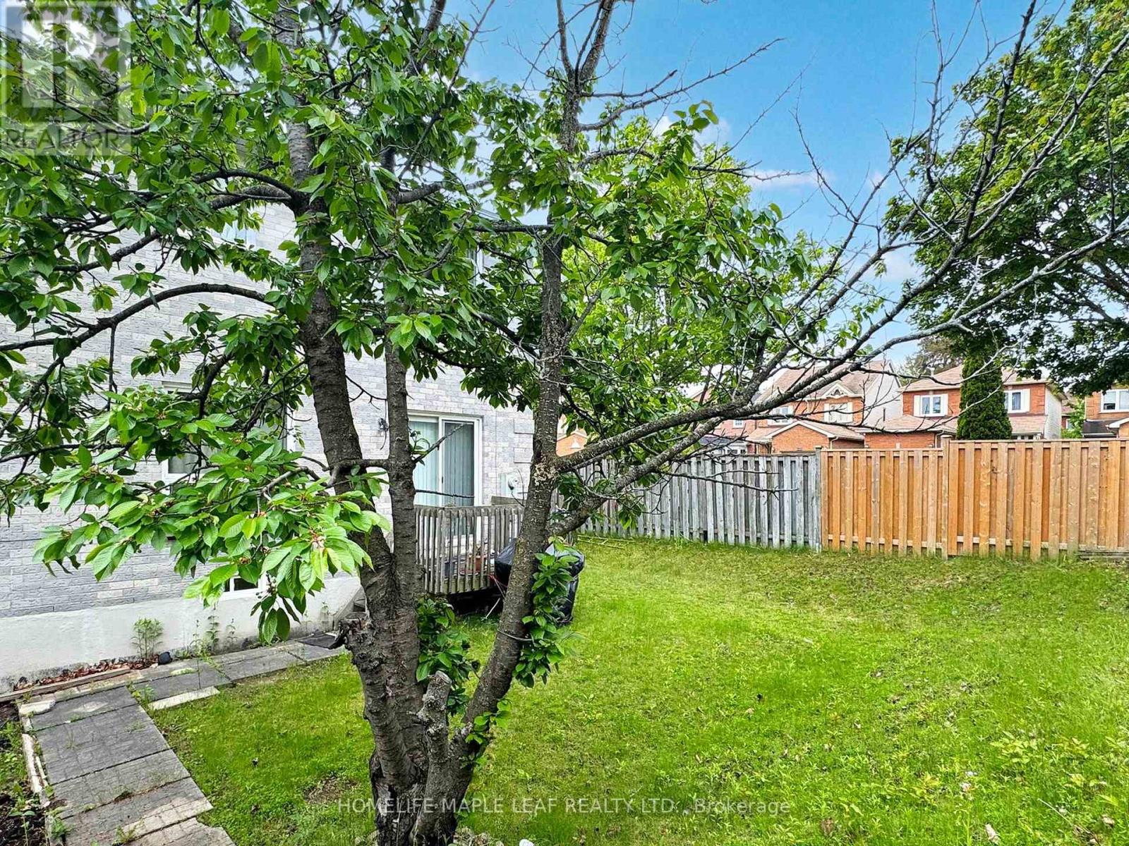 39 LAMAY CRESCENT - 42