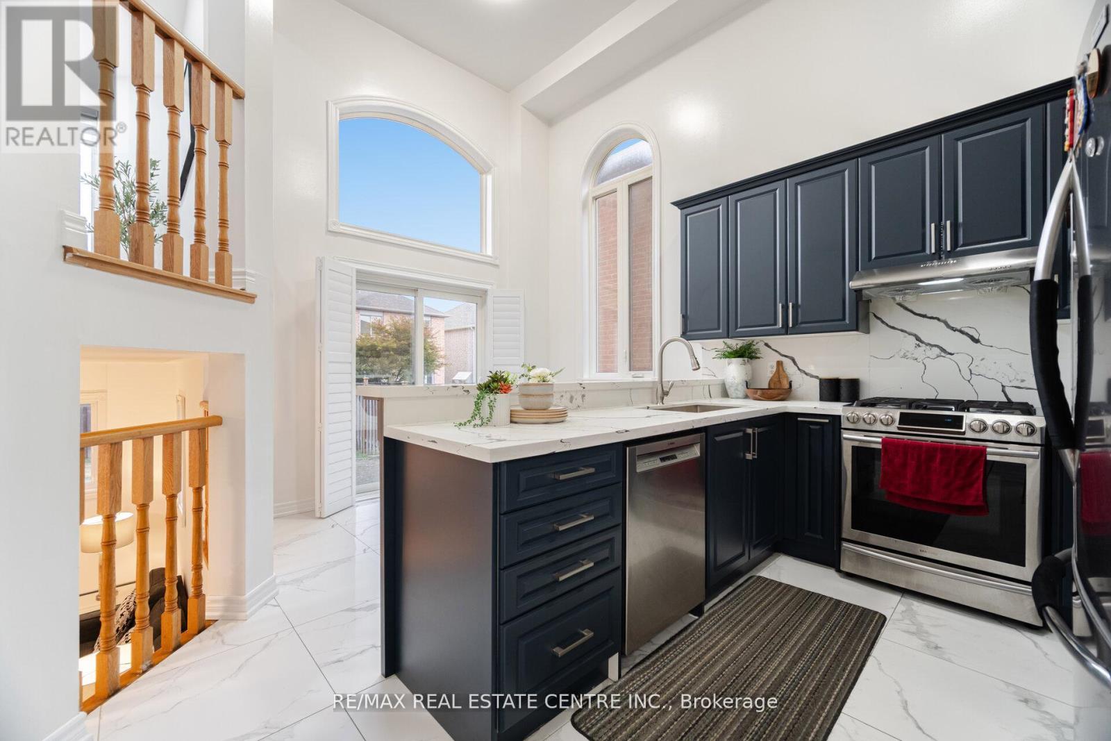 24 FUTURA AVENUE - 15