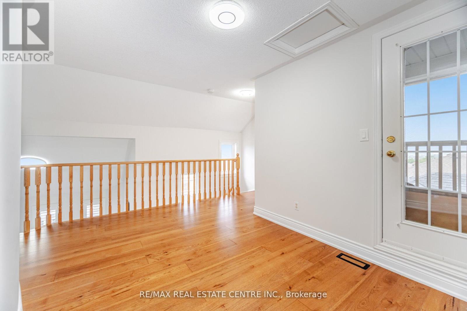 24 FUTURA AVENUE - 28