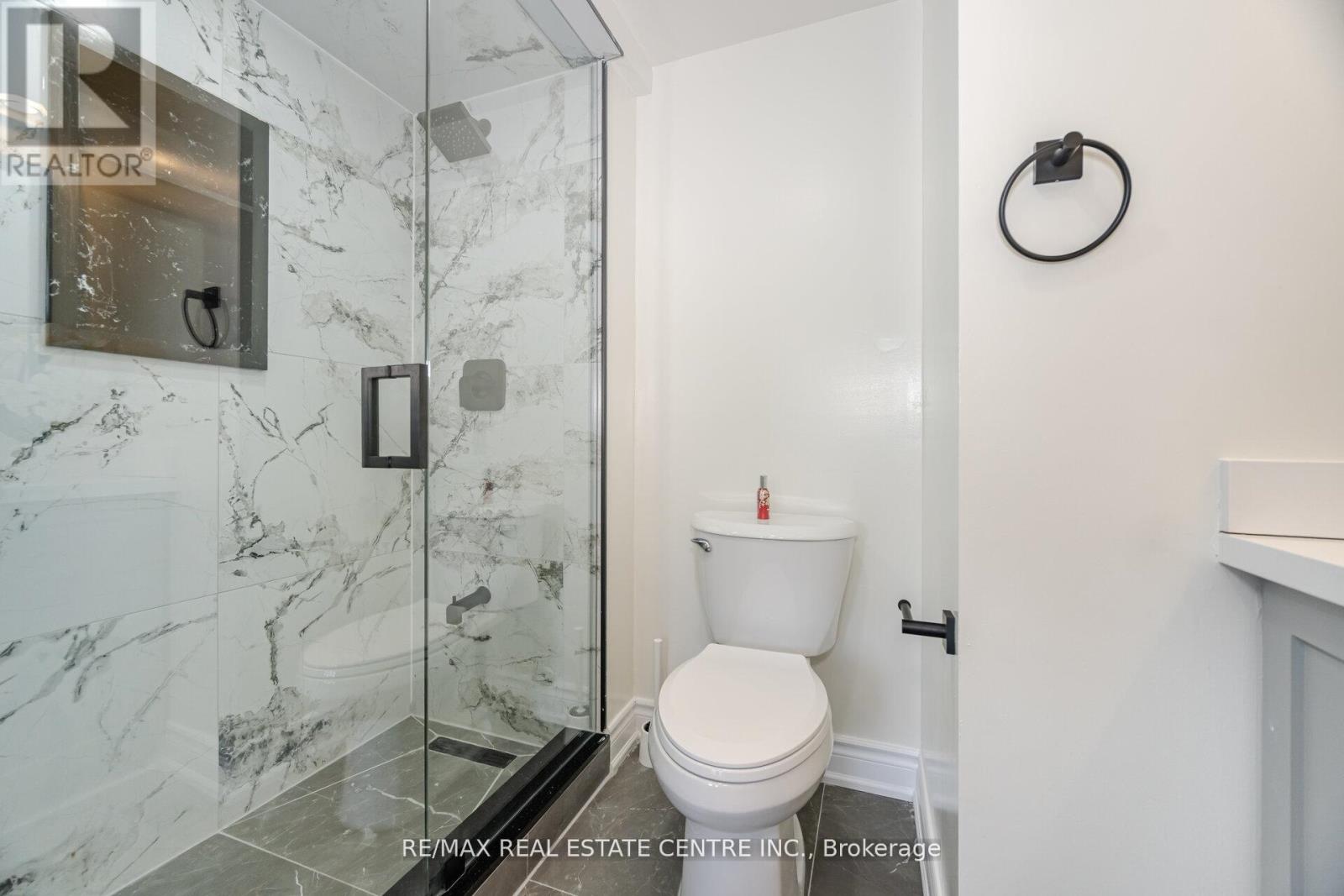 24 FUTURA AVENUE - 30