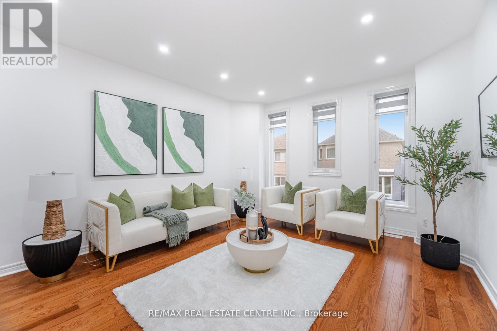 24 FUTURA AVENUE - 6