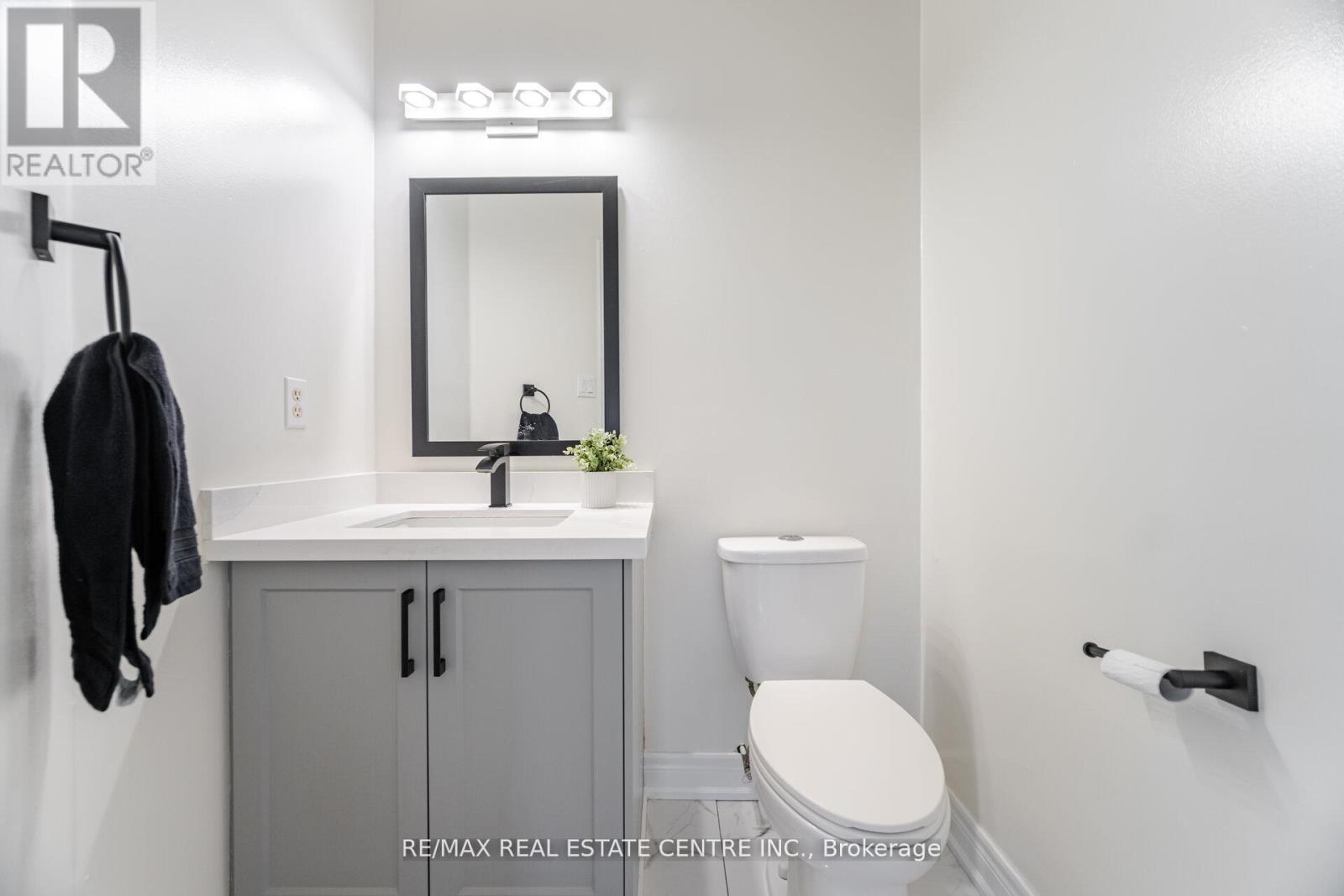 24 FUTURA AVENUE - 8