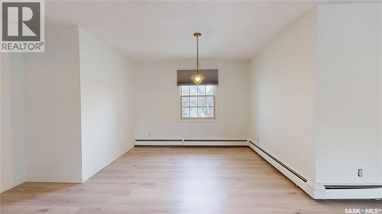 #304 2315 Cornwall STREET - 2