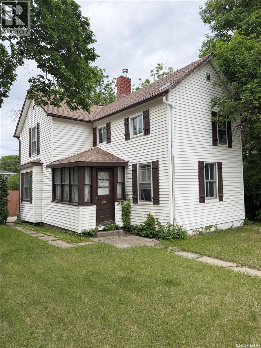 233 Herbert STREET E - 1