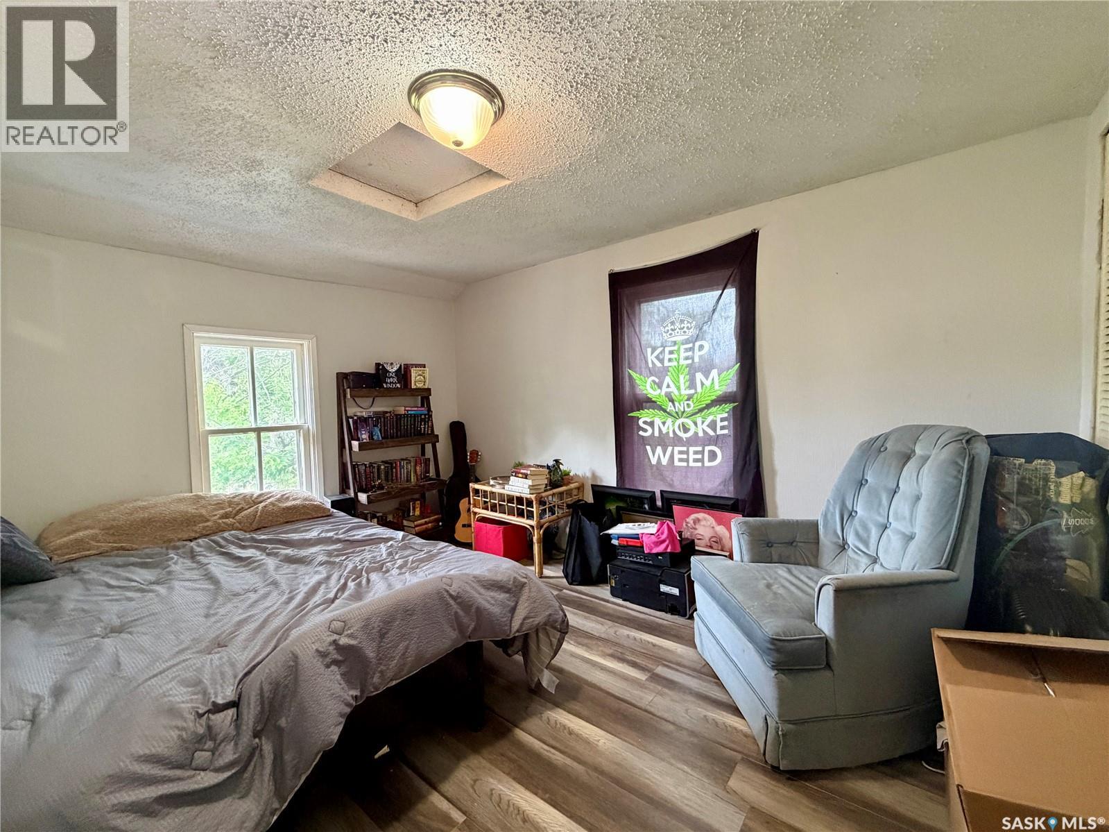233 Herbert STREET E - 14