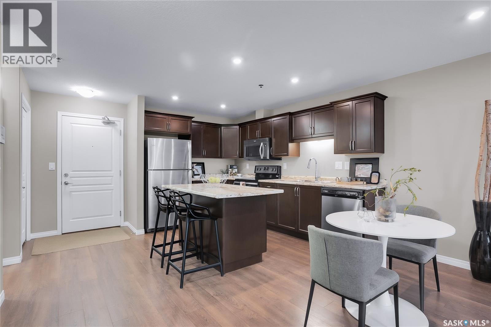 4216 108 Willis CRESCENT — photo 12