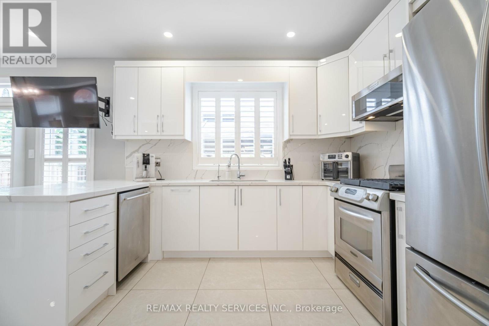 1317 WELLER CROSS - 14