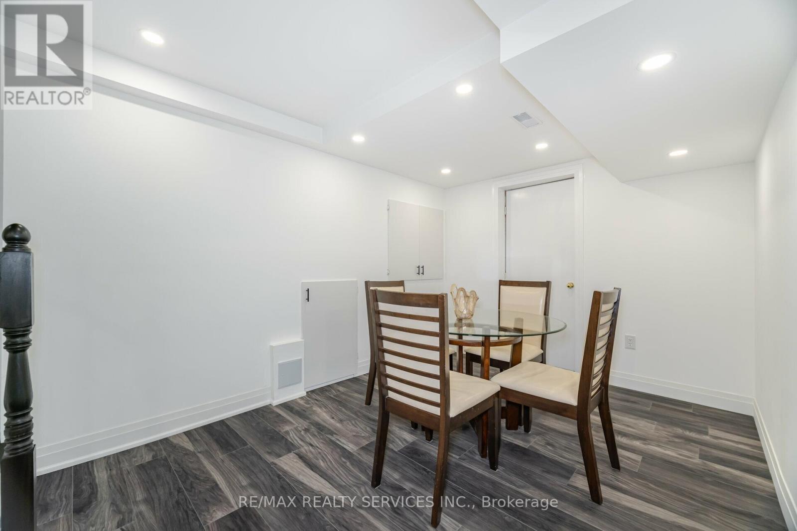 1317 WELLER CROSS - 38