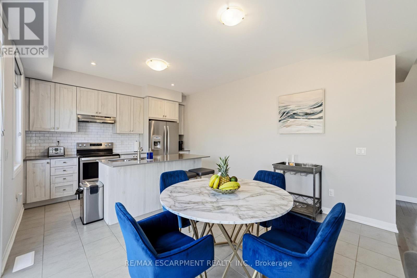 8 PINNACLE COURT - 12