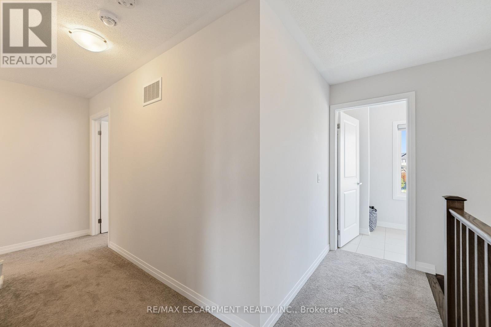 8 PINNACLE COURT - 18
