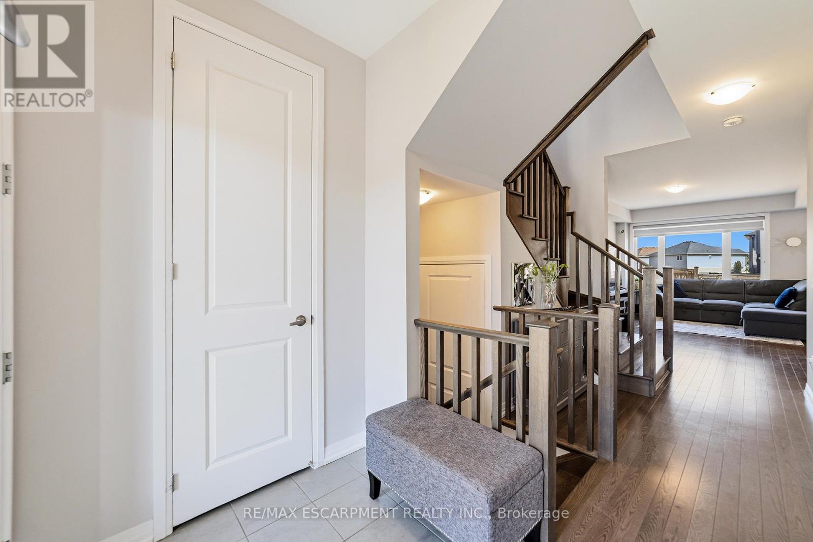 8 PINNACLE COURT - 4