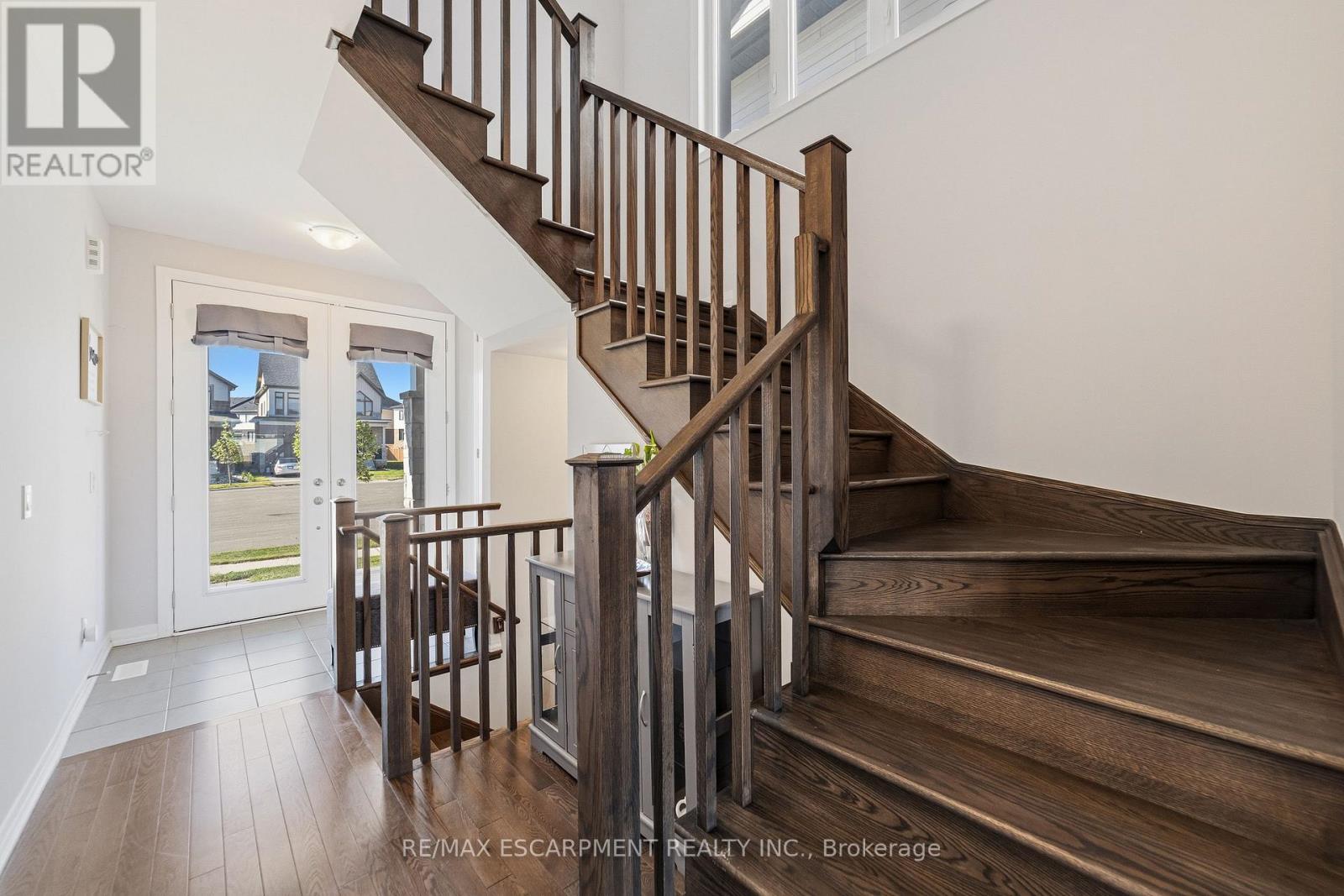 8 PINNACLE COURT - 5