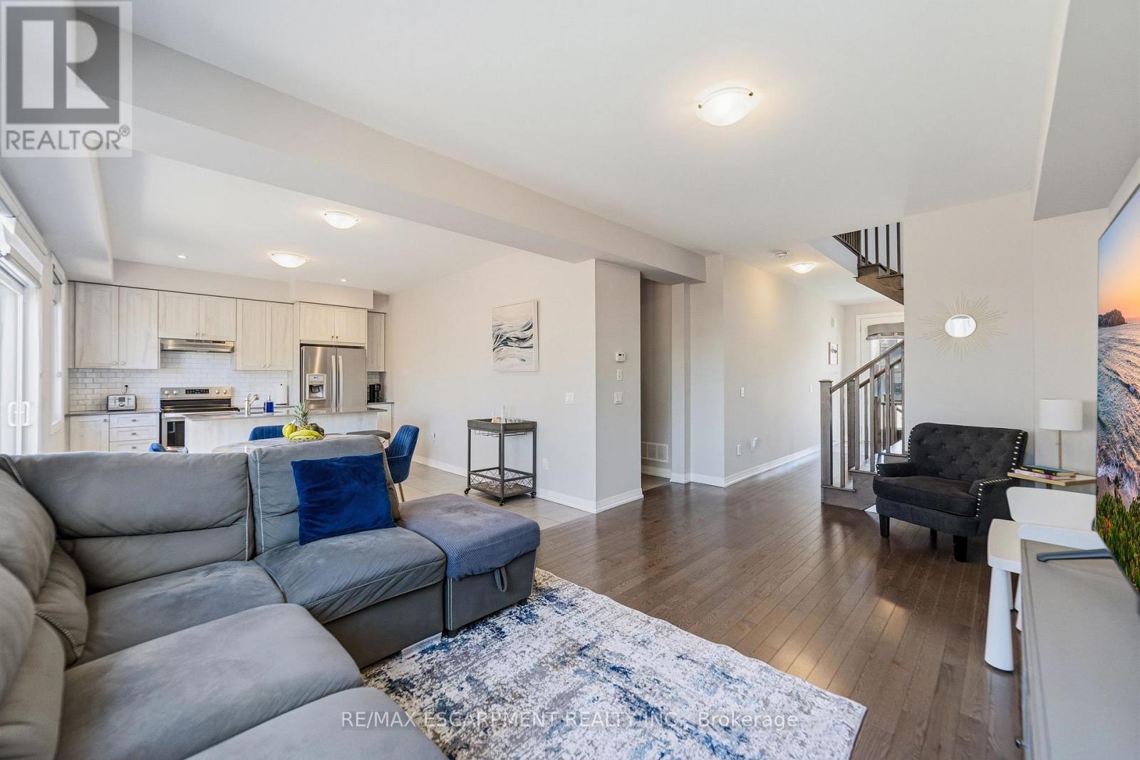8 PINNACLE COURT - 9