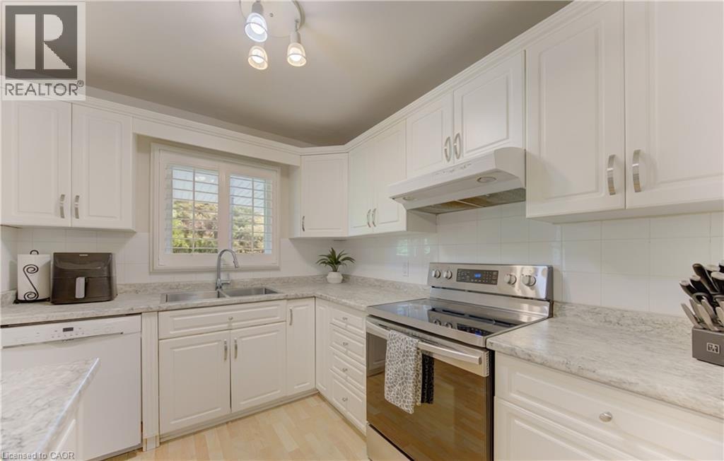 71 PINECREST Drive - 12