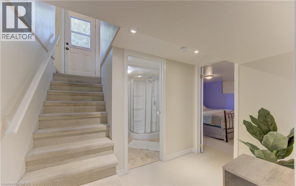 71 PINECREST Drive - 34