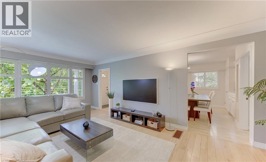 71 PINECREST Drive - 8