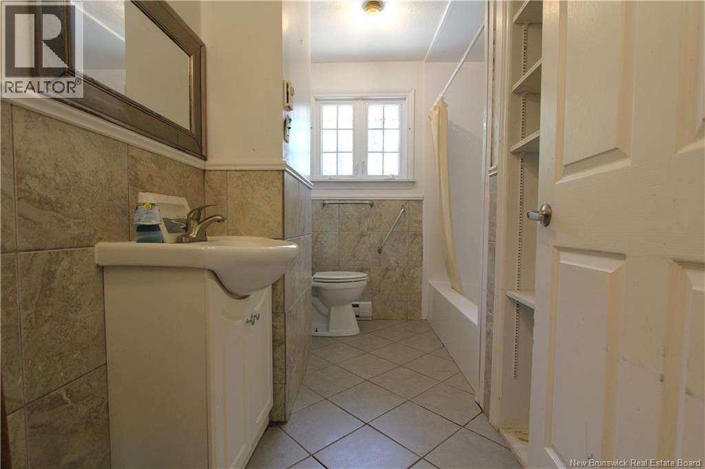 11 Cardinal Terrace - 35