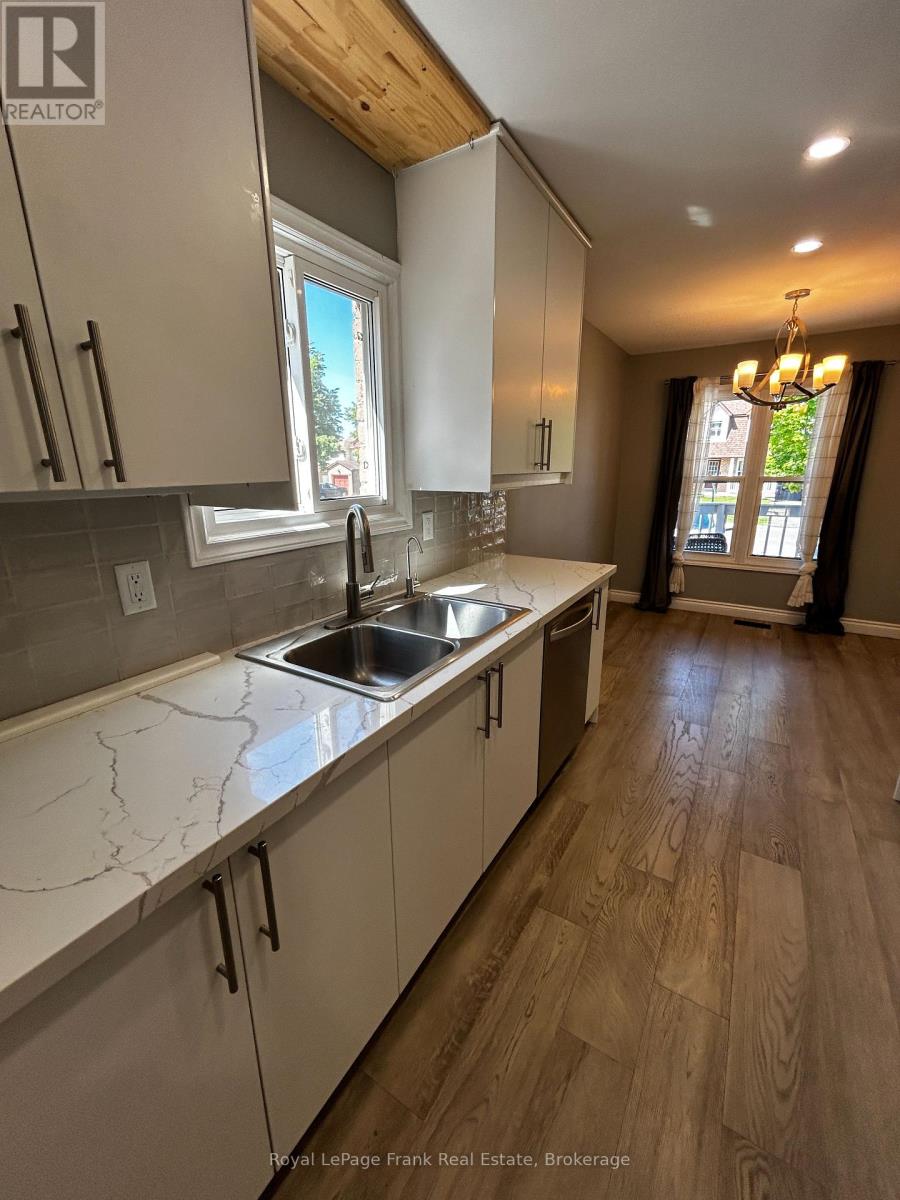 857 ATTERSLEY DRIVE - 13
