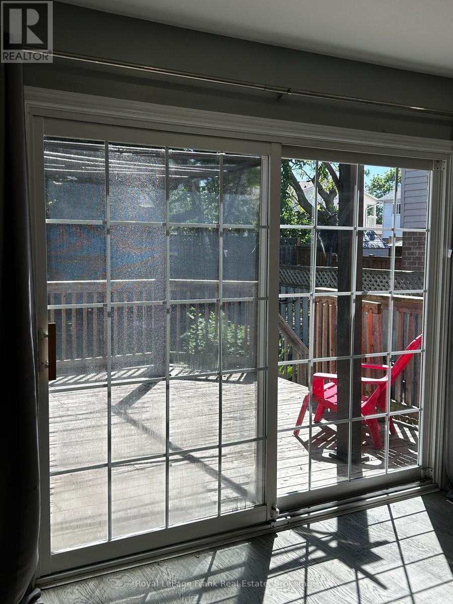 857 ATTERSLEY DRIVE - 18