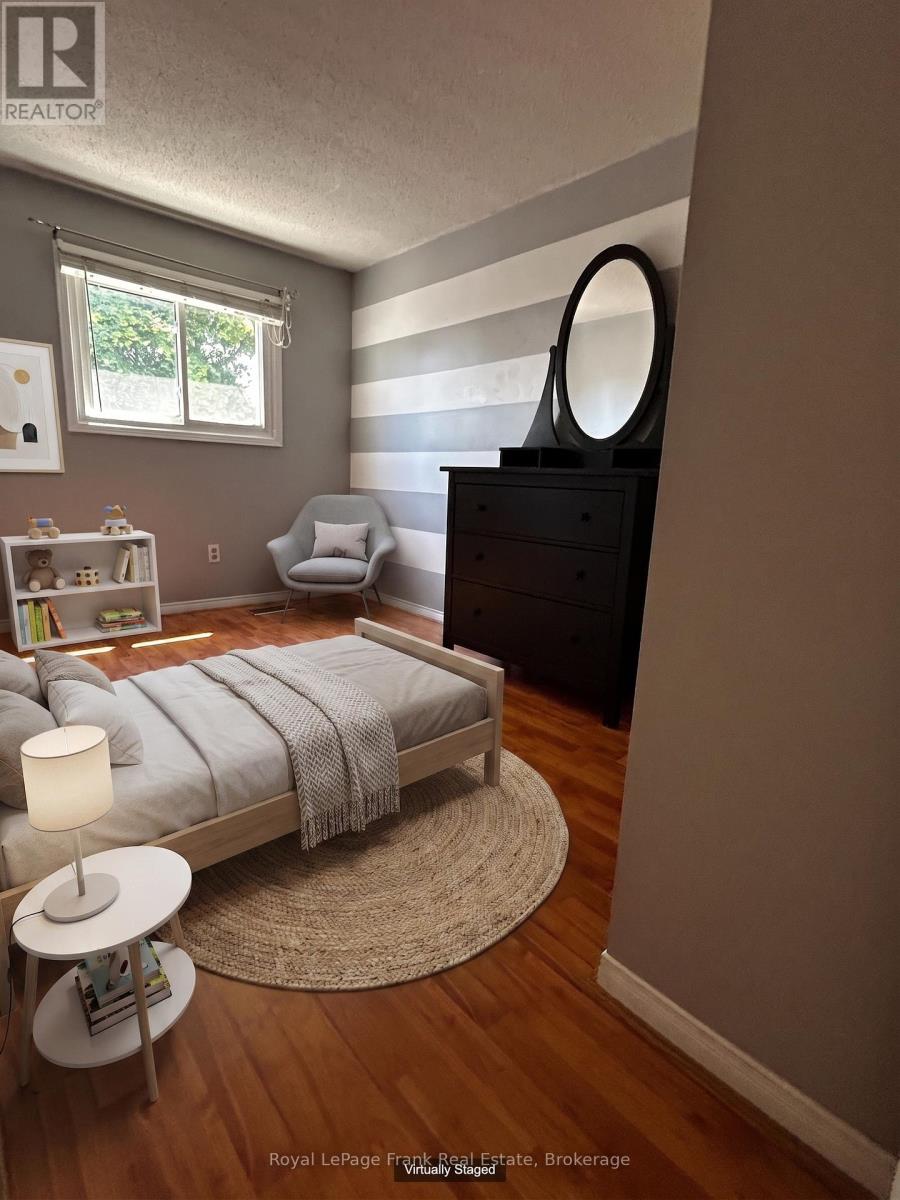 857 ATTERSLEY DRIVE - 25